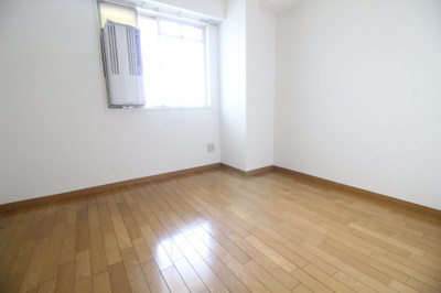 【洋室】 | ヴィラ・ノーバ