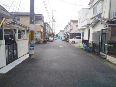 【前面道路含む現地写真】 | 城陽市平川浜道裏　中古戸建