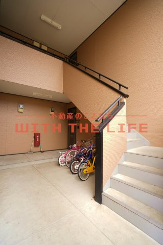 グリーンコーポ浪打【キャッシュバック対象物件】のロビー|ゆとりのあるロビーです