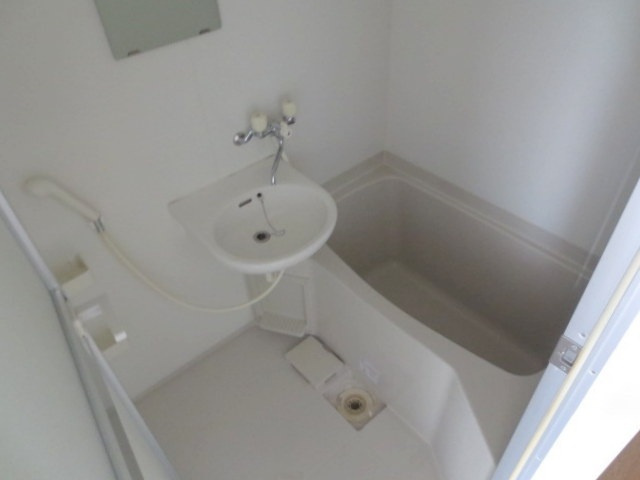 アソシエ大町の浴室