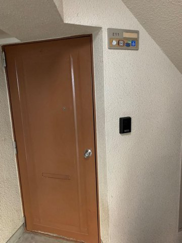 【玄関】 | 成田ビル | 明るい玄関です