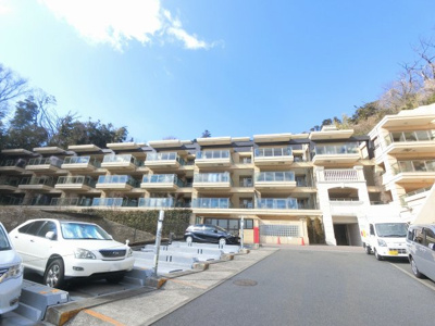 【外観】 | 【売主直売】ヴェレーナ本郷台 | 総戸数６６戸、２０１０年５月築、管理人は日勤勤務につき管理体制良好です♪