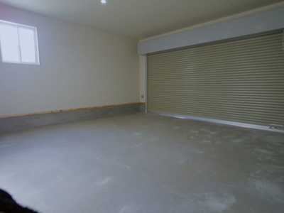 【駐車場】 | リランド藤曲BASE | ビルトインガレージ（２台分）、電動シャッター付き！