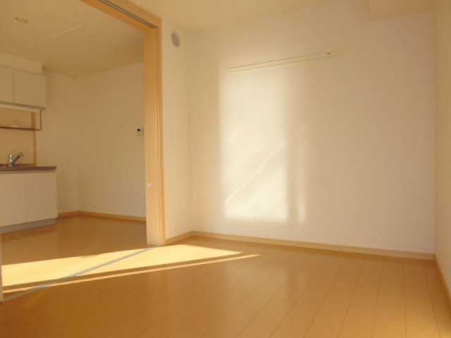 ヴィラージュ弐番館の居間・リビング