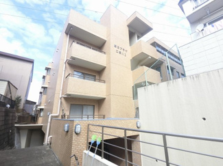 【外観】 | 総戸数２６戸、１９９２年３月築、管理人は日勤勤務につき管理体制良好です♪