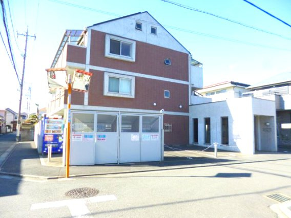 イーストープ美好町の外観