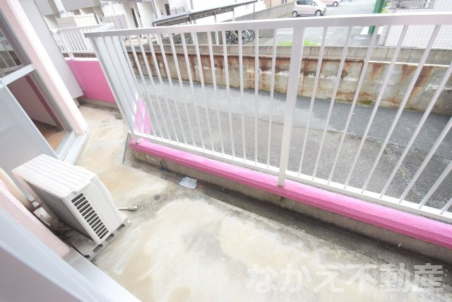 【バルコニー】 | 暖かな日差しのふりそそぐバルコニー