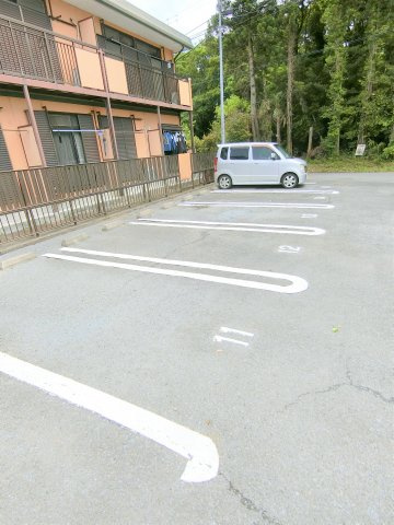 シティハイムアサノＢの駐車場