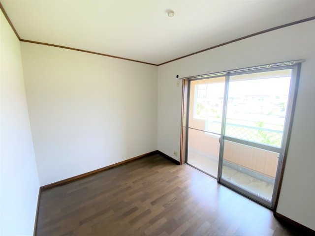 半田コーポＡ棟B棟の洋室