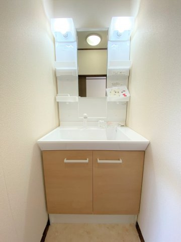 半田コーポＡ棟B棟の独立洗面台