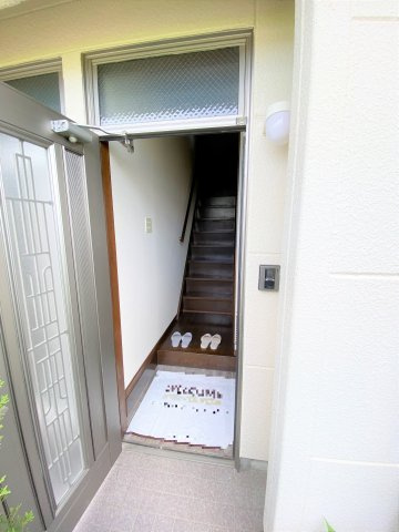 半田コーポＡ棟B棟の玄関