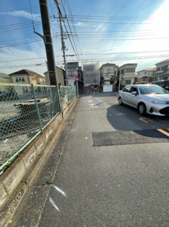 【前面道路含む現地写真】