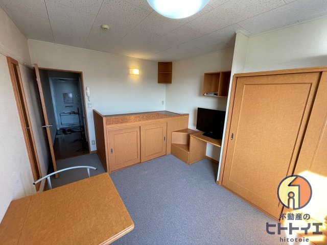 グランドール広川の洋室|落ち着いた色調の洋室です