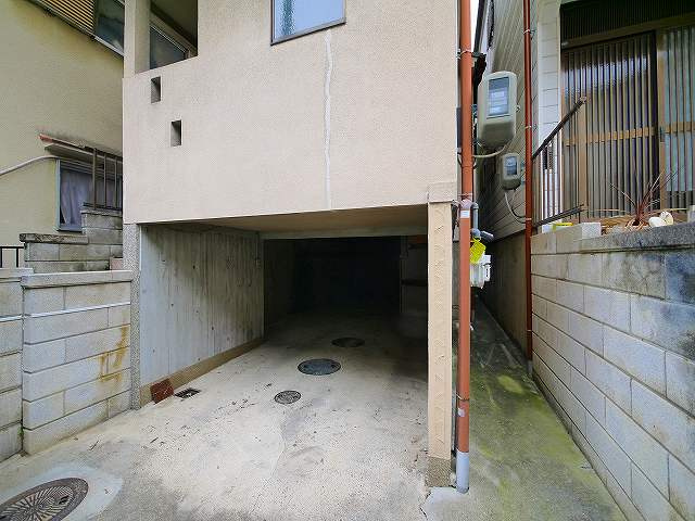 東九条町貸家（698-15）の駐車場|駐車場です
