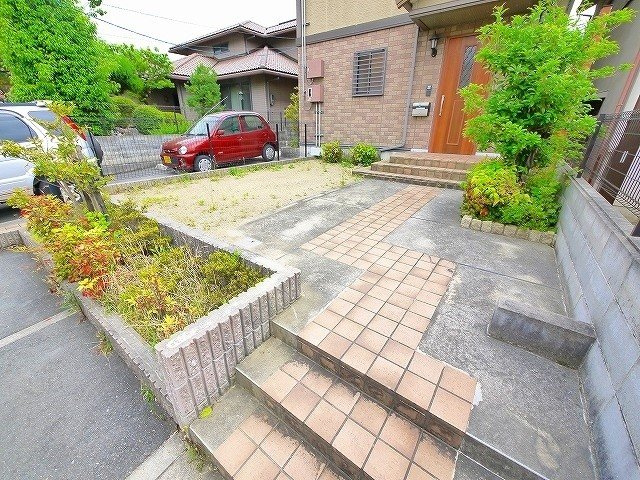 吉村テラスハウス（後藤町）のエントランス