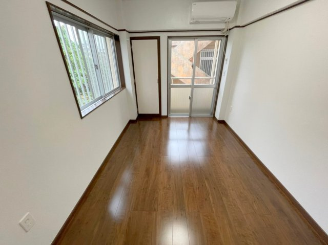 【洋室】 | コーポ若葉 | ※退去前の為、別部屋の写真を掲載しております。
