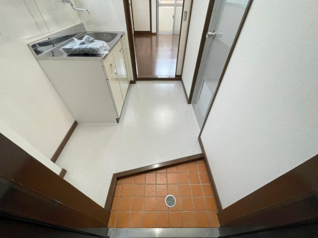 【玄関】 | コーポ若葉 | ※退去前の為、別部屋の写真を掲載しております。