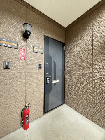 ブランシェ本生の玄関