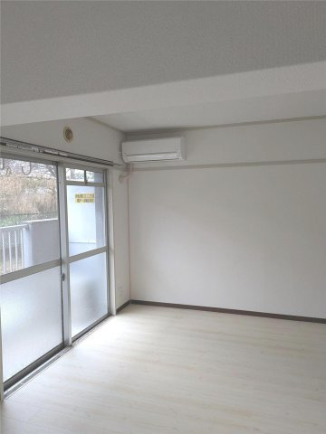 髙嶋コーポの居間・リビング