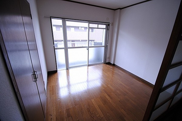 合川ビレッジⅠの洋室