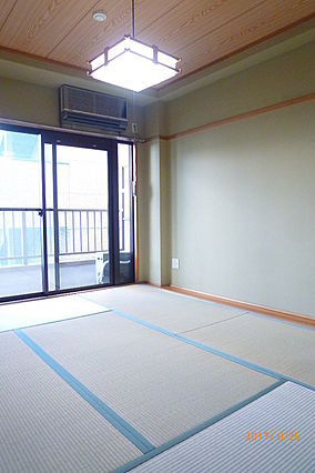 アザレアハイツ蒲池の和室