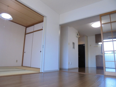 【居間・リビング】 | 中央公園ビル