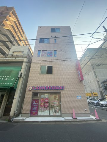 クリームハウスビルの外観