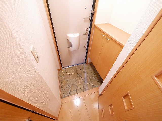 グランシャリオ（八条）の玄関|シンプルで使いやすい玄関です