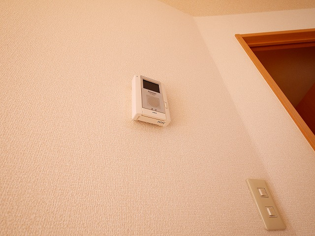 グランシャリオ（八条）のセキュリティ|モニター付きインターホン付き