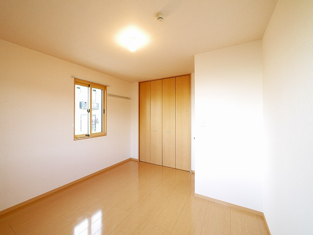 グランシャリオ（八条）の洋室|使い勝手のいい洋室です