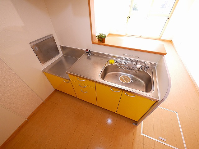 グランシャリオ（八条）のキッチン|コンパクトなキッチンで掃除もラクラク