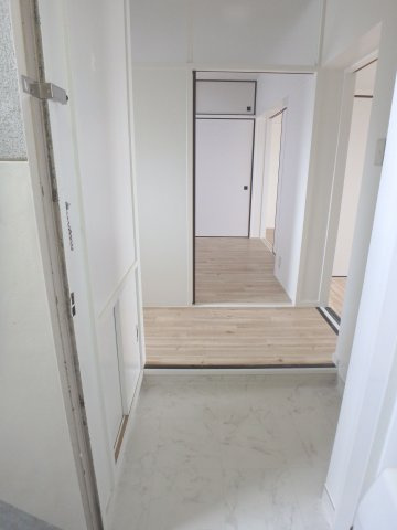 ビレッジハウス境港第三1号棟の玄関|103号室の写真です。