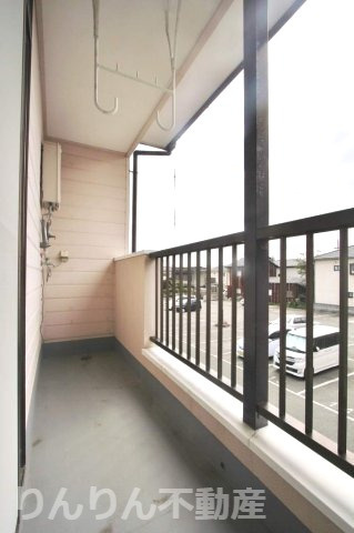 【バルコニー】 | ニュー大原住宅 | 開放的で明るい空間を演出してくれるバルコニーです