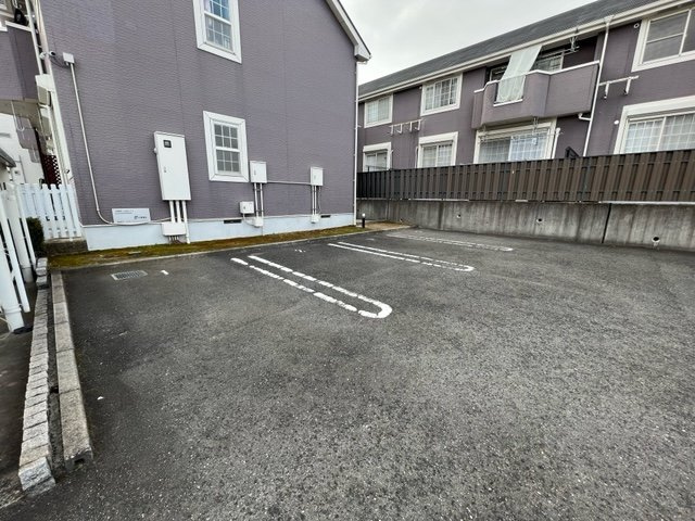 ステッラⅢの駐車場