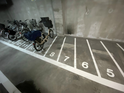 【その他共用部分】 | ルミエール日吉 | 地下駐輪場で雨が降っても大切な自転車が濡れなくてすみますね♪駅まで自転車もおすすめです！