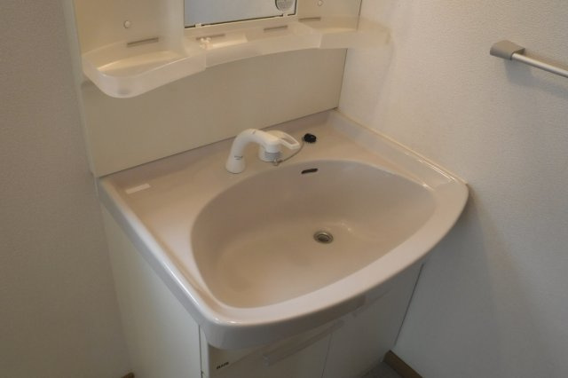 プティシャルマン子母口の独立洗面台|他のお部屋の参考写真となります。
