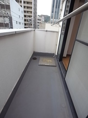 賢泰ビルのバルコニー