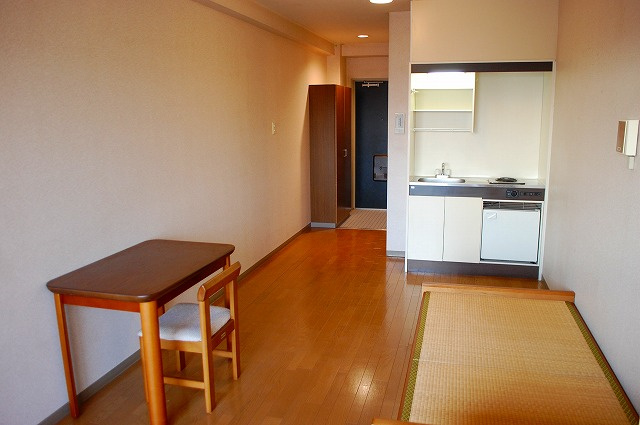 DORMITORY　MISS　PRINCE