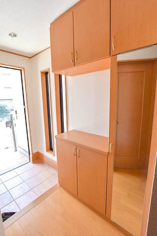 【玄関】 | 高田邸戸建て | シューズボックス付き