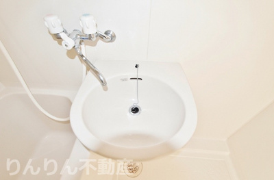 【独立洗面台】 | メゾン南昭和 | 朝の身支度には欠かせない独立洗面化粧台