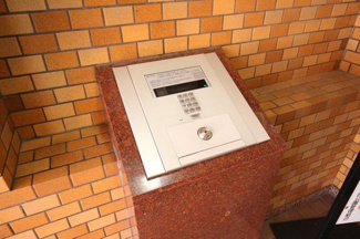 【エントランス】 | 安心のセキュリティー対策オートロックも標準完備♪