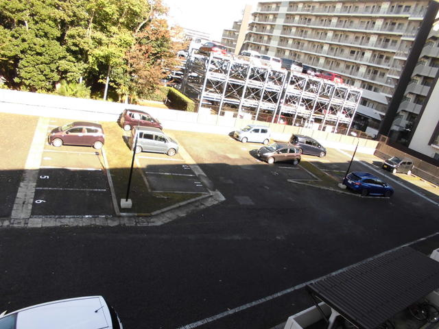 グリーンヒルズ中野木の駐車場