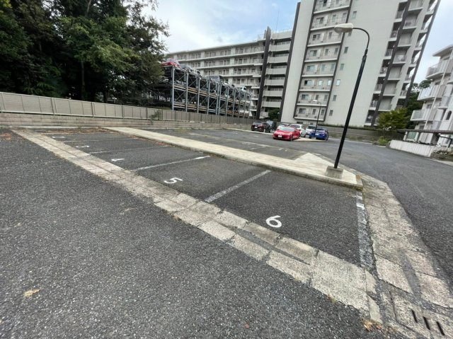 グリーンヒルズ中野木の駐車場