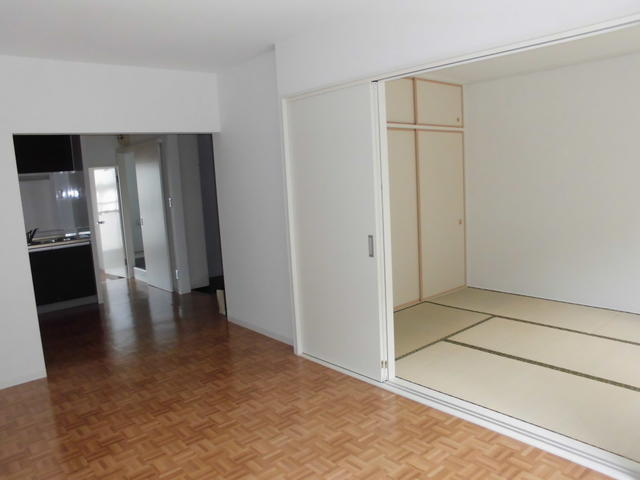 グリーンヒルズ中野木の居間・リビング