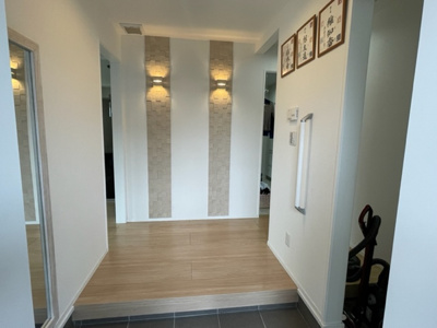 【玄関】 | 花野路三丁目6番4号（C-7）