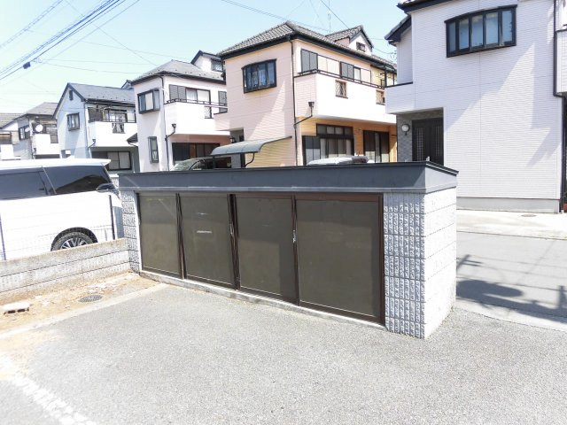 フィーネス弐番館の周辺