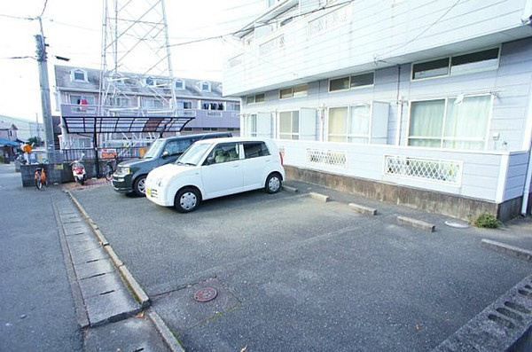 シャトレ隈Ⅱの駐車場
