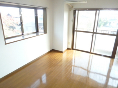 【寝室】 | クラウンII津福