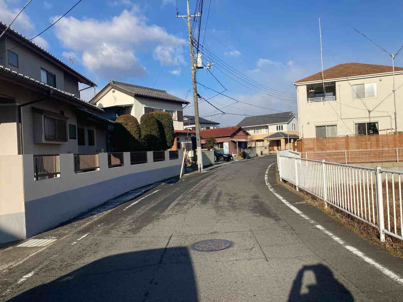 前橋市下小出町三丁目売地の前面道路含む現地写真|西に向かって撮影