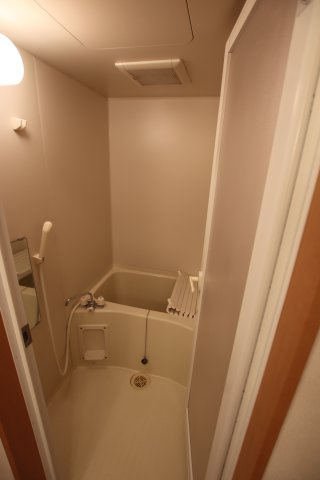 サンシェールの浴室